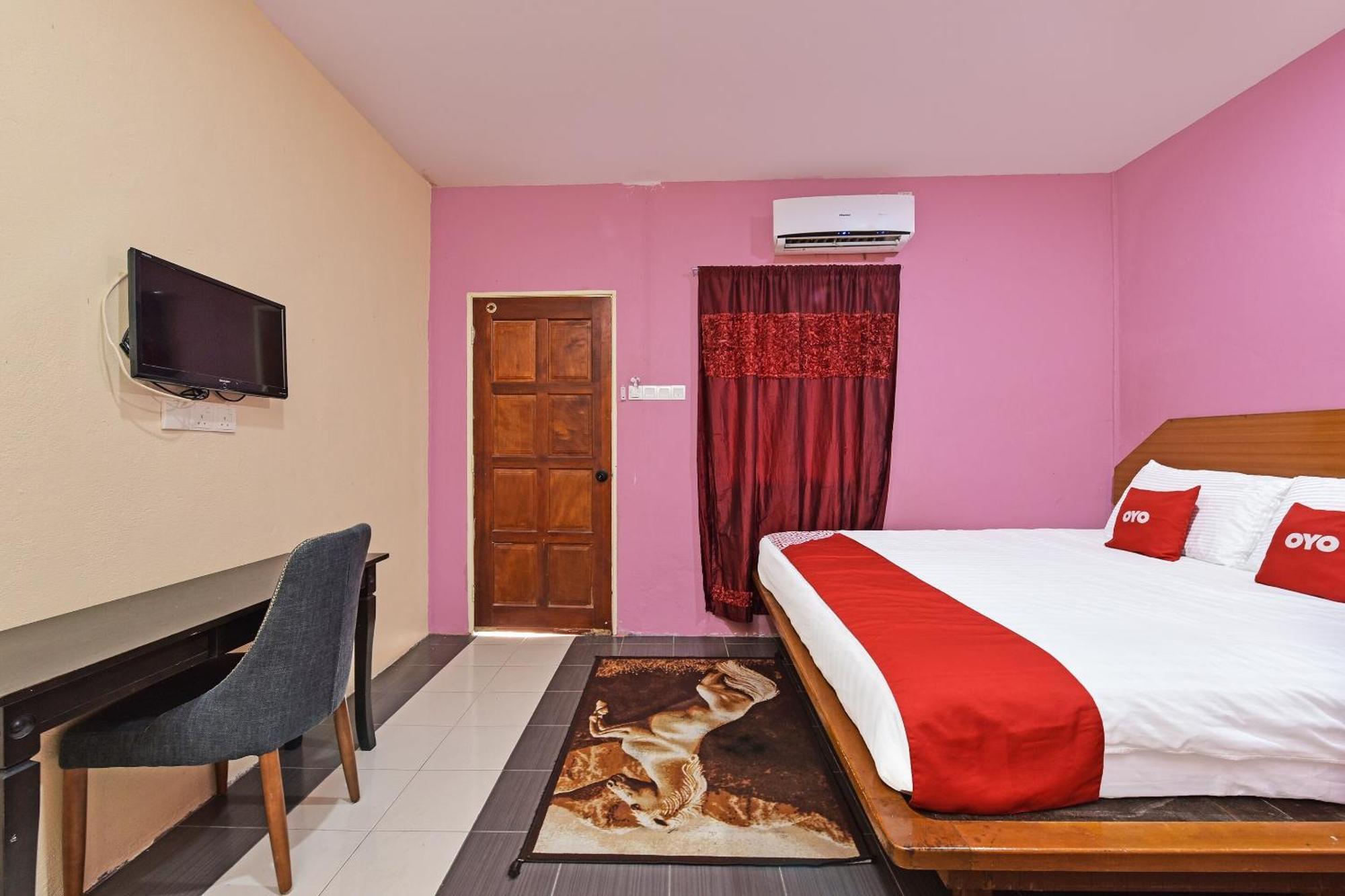 Oyo 90561 Awan Biru Motel Pantai Cenang  Eksteriør bilde
