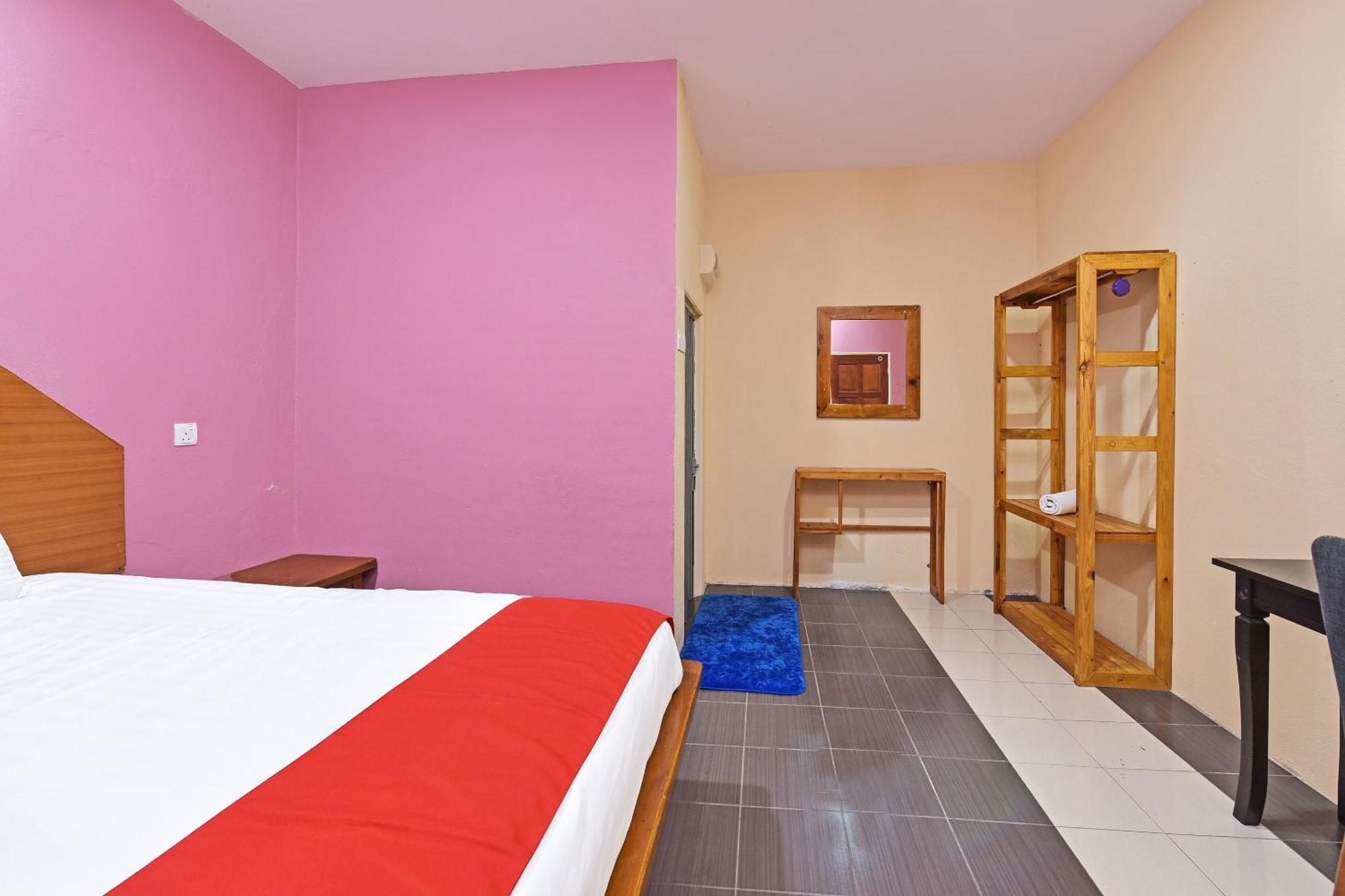 Oyo 90561 Awan Biru Motel Pantai Cenang  Eksteriør bilde